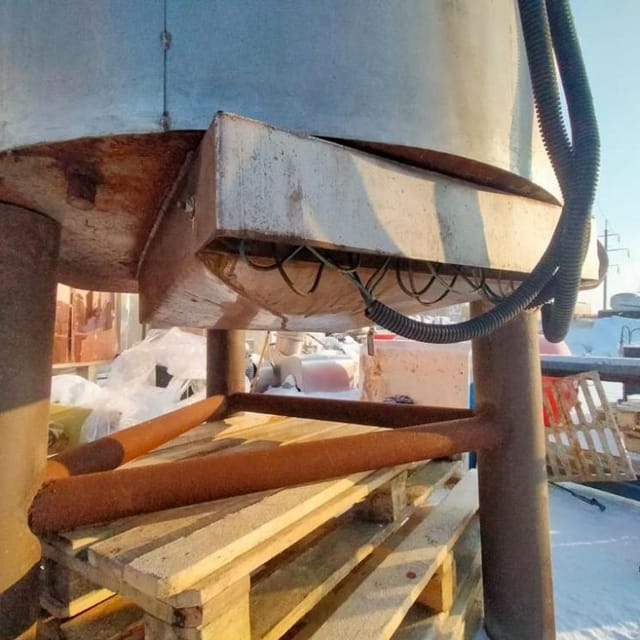 Емкость 700л с рубашкой и мешалкой инв.1506