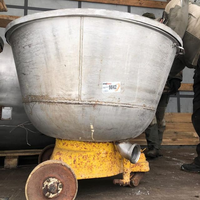 Дежи для тестомеса объемом 330л  инв.9842, инв.9840