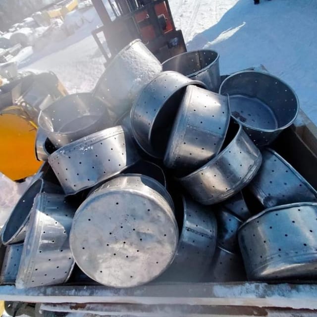 Формы сырные круглые нержавейка с пластиковой крышкой.