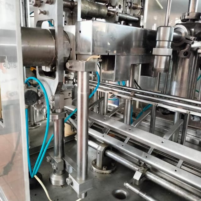 Фасовочный автомат Пюр пак с пробкой УФАС-1200П инв.777