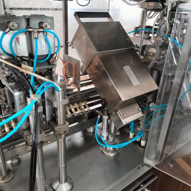 Фасовочный автомат Пюр пак с пробкой УФАС-1200П инв.777