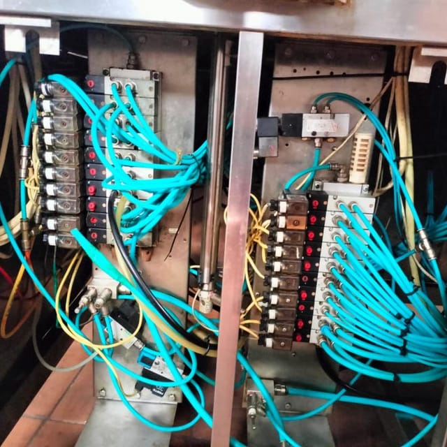 Фасовочный автомат Пюр пак с пробкой УФАС-1200П инв.777