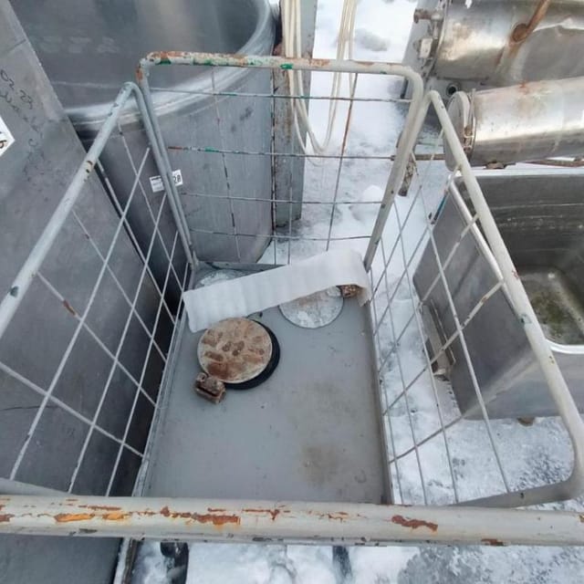 Тележка чёрная, корзина инв.10596