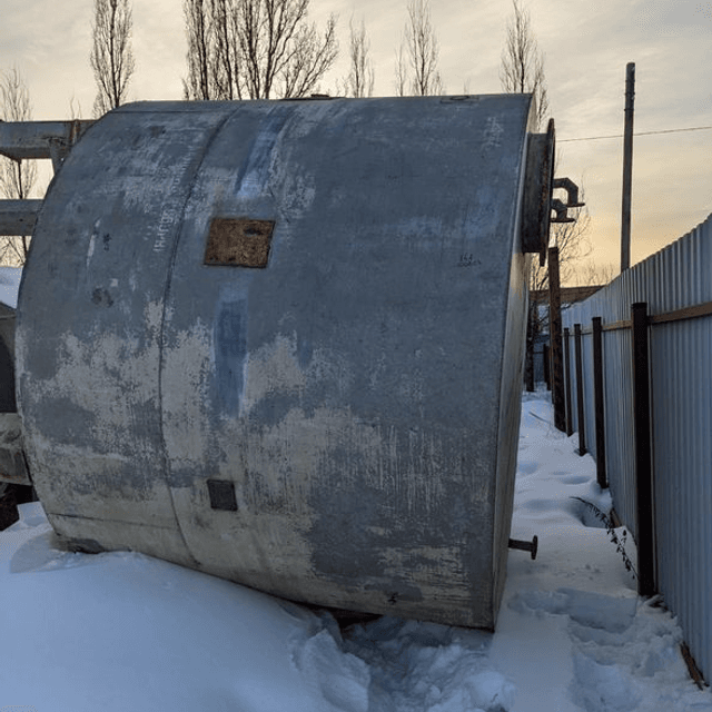 Емкости нержавеющие, объем 10 куб.м.