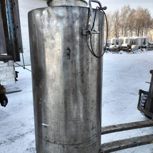 Емкость 1200л инв.8539