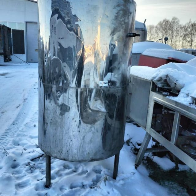 Емкость 1200л инв.8539