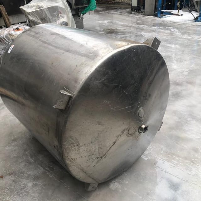 Емкость термос 1000л вертикальная инв.9877