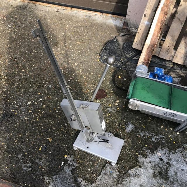 Клипсатор настольный ручной КН-6Р инв.9849