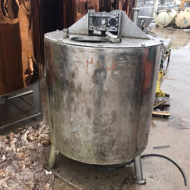 Емкость 500 л с ТЭНами со скребками инв.10572