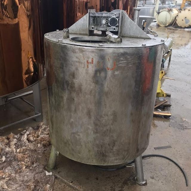 Емкость 500 л с ТЭНами со скребками инв.10572