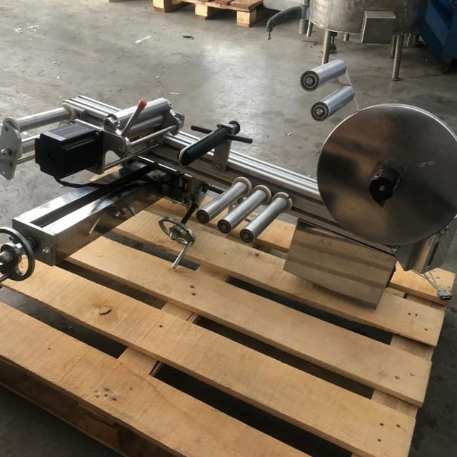 Этикетировочная машина  инв.8573