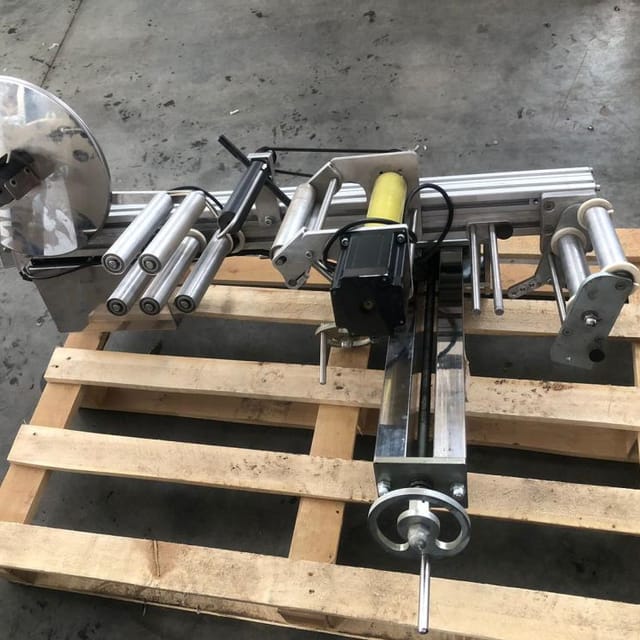 Этикетировочная машина  инв.8573