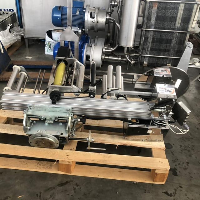 Этикетировочная машина  инв.8573