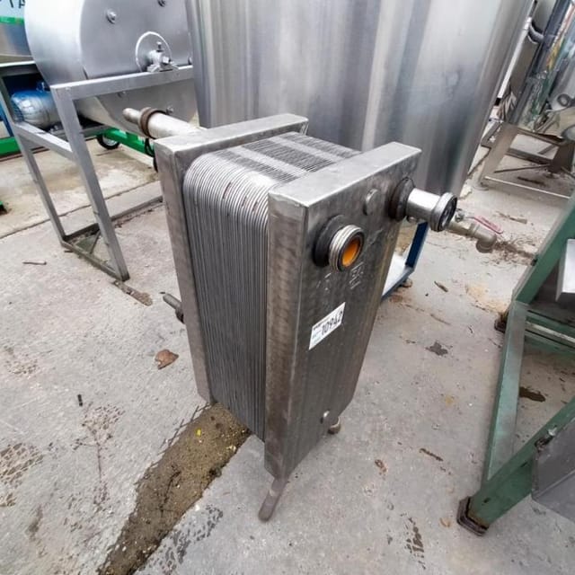 Охладитель пластинчатый ООЛ-3 односекционный клеевой  инв.10942