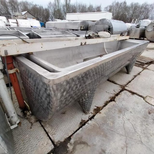 Ванна творожная с сеткой 2500л инв.12805