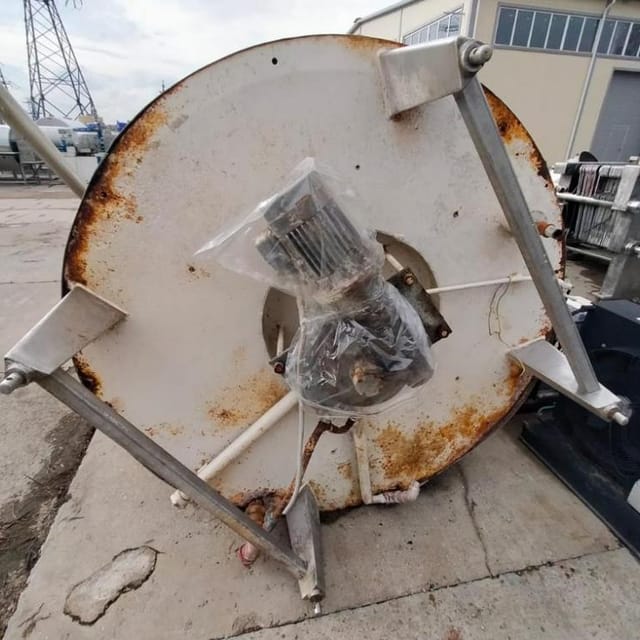 Емкость 2куб.м с рубашкой инв.11230