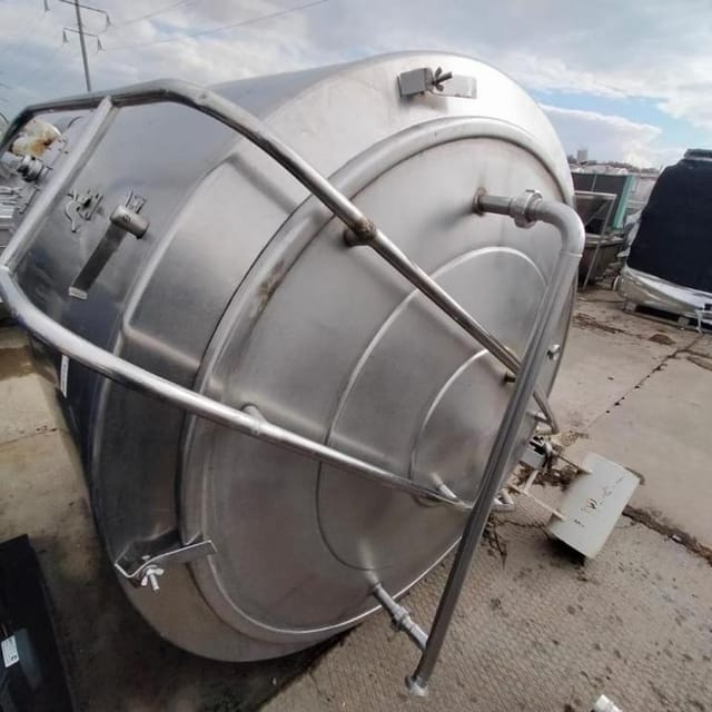 Емкость 2куб.м с рубашкой инв.11230