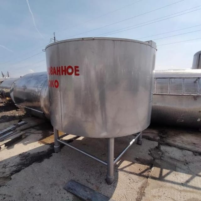 Емкость 2,9куб.м. с откидной крышкой инв.11192