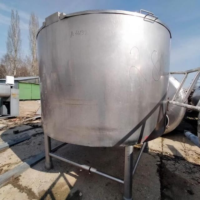 Емкость 2,9куб.м. с откидной крышкой инв.11192