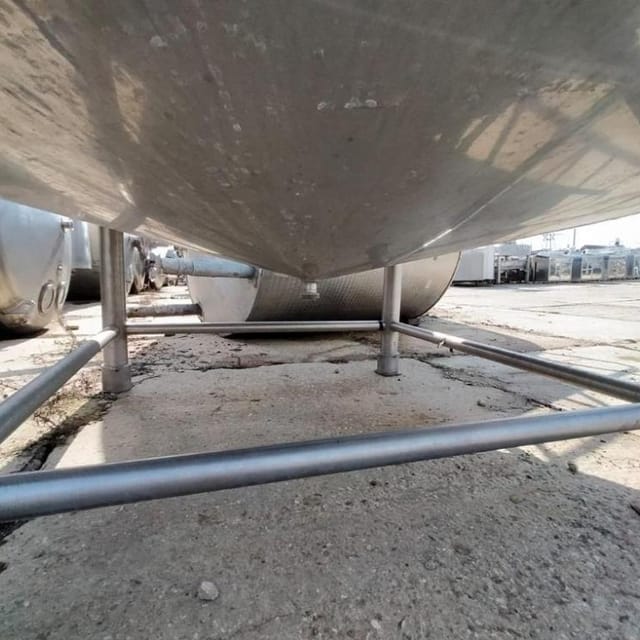 Емкость 2,9куб.м. с откидной крышкой инв.11192