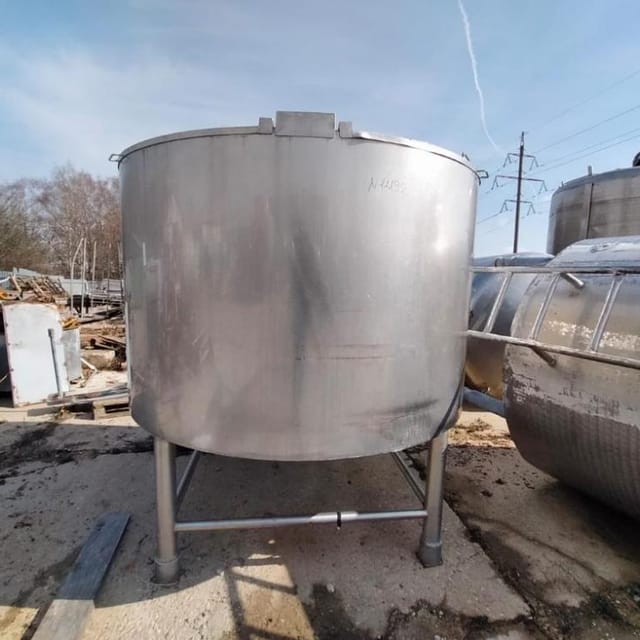 Емкость 2,9куб.м. с откидной крышкой инв.11192