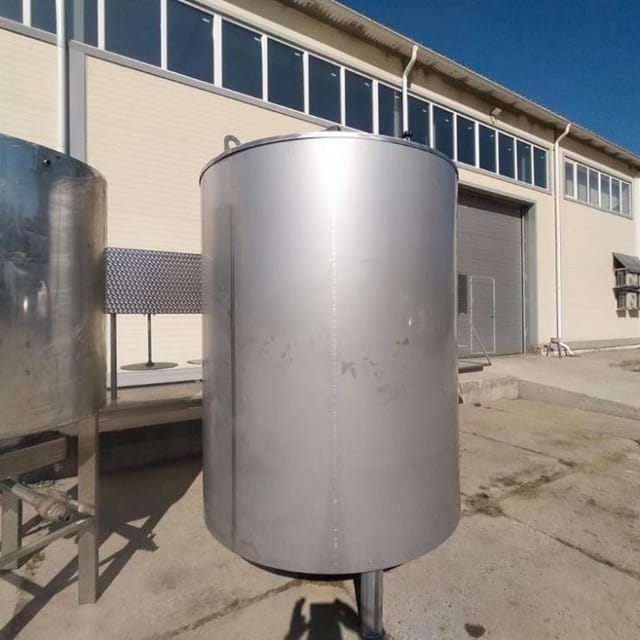 Емкость новая 3300л с подогревающей лентой 9 кВт