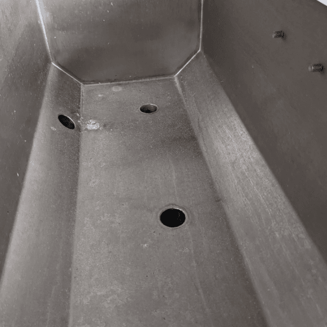 Полуавтомат розлива спокойных жидкостей в пластиковую и стеклянную тару