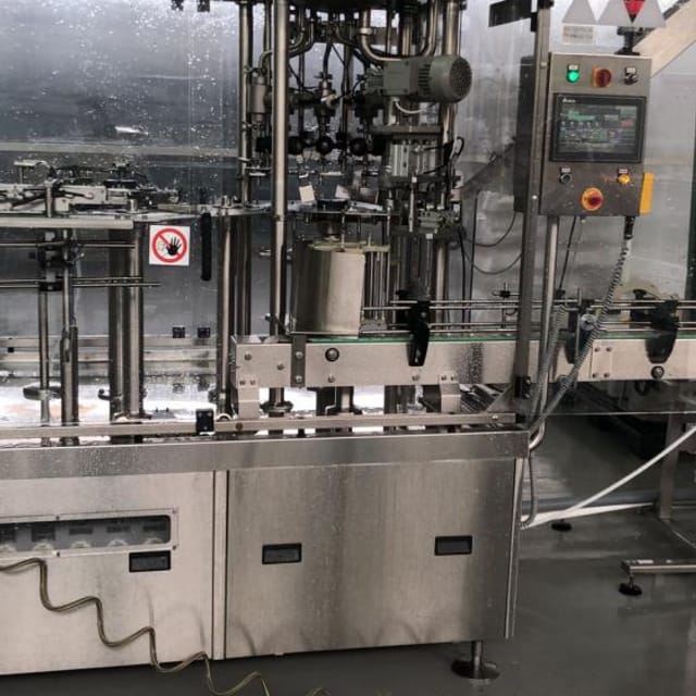 Линия розлива соков и морсов в ПЭТ 38мм горло 1500 бут/час объемом 1л.