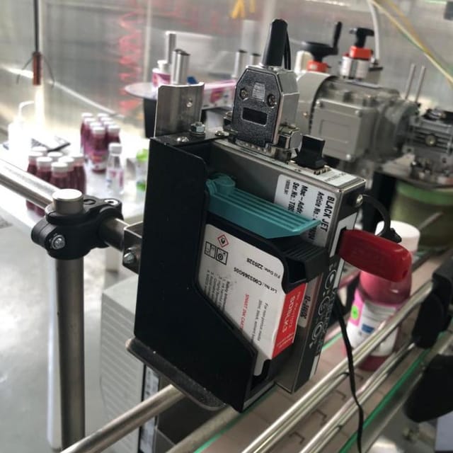 Линия розлива соков и морсов в ПЭТ 38мм горло 1500 бут/час объемом 1л.