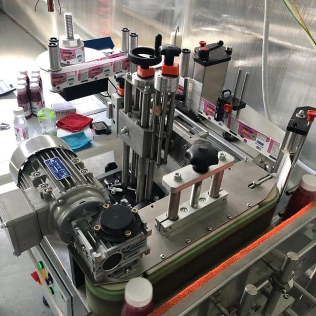 Линия розлива соков и морсов в ПЭТ 38мм горло 1500 бут/час объемом 1л.