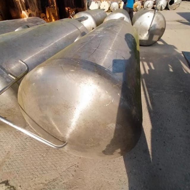 Емкость 1м3 с конусом одностенная инв.10479