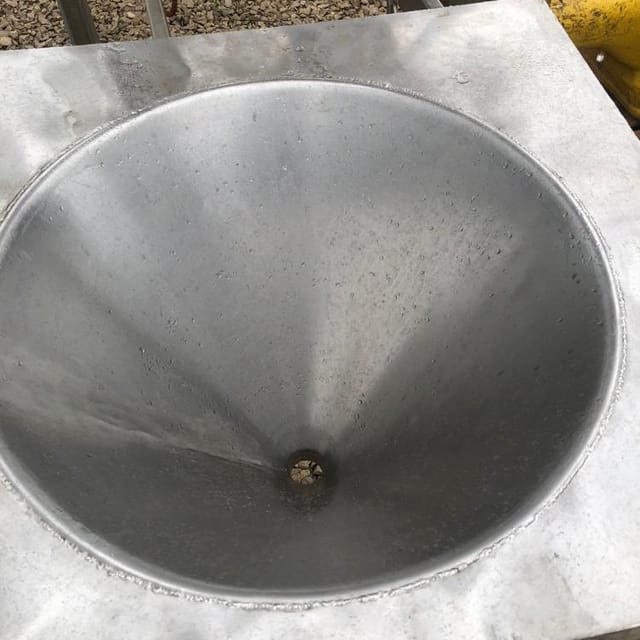 Стол с воронкой инв.9782