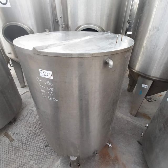 Емкость одностенная 900л инв.10446