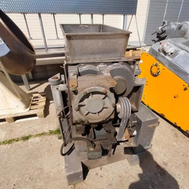 Фасовщик масла в гофро-короб по 20кг М6-ОРГ-3 инв.10417