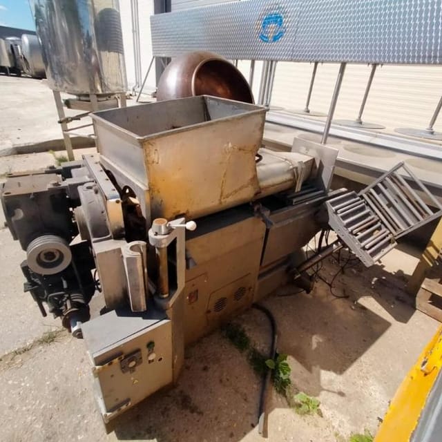 Фасовщик масла в гофро-короб по 20кг М6-ОРГ-3 инв.10417