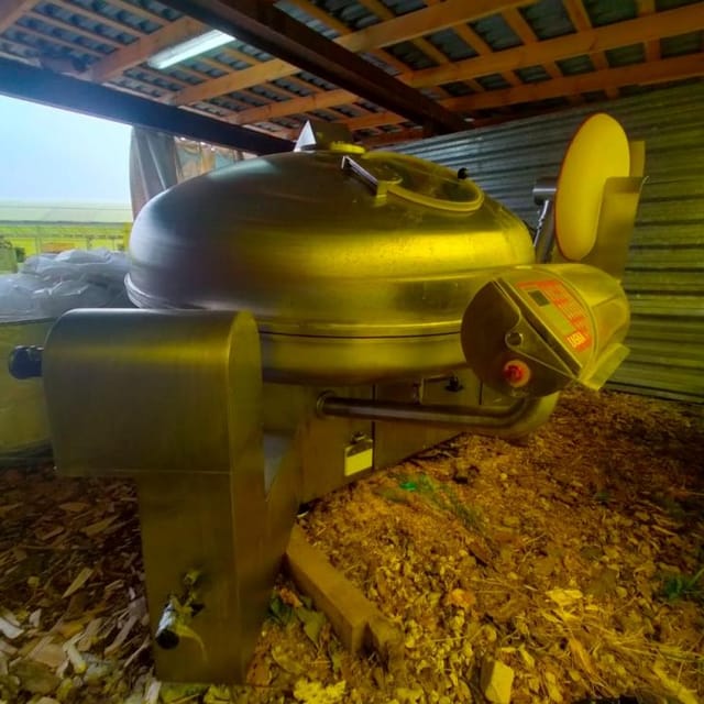 Куттер LASKA KU-330