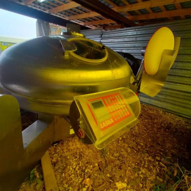 Куттер LASKA KU-330