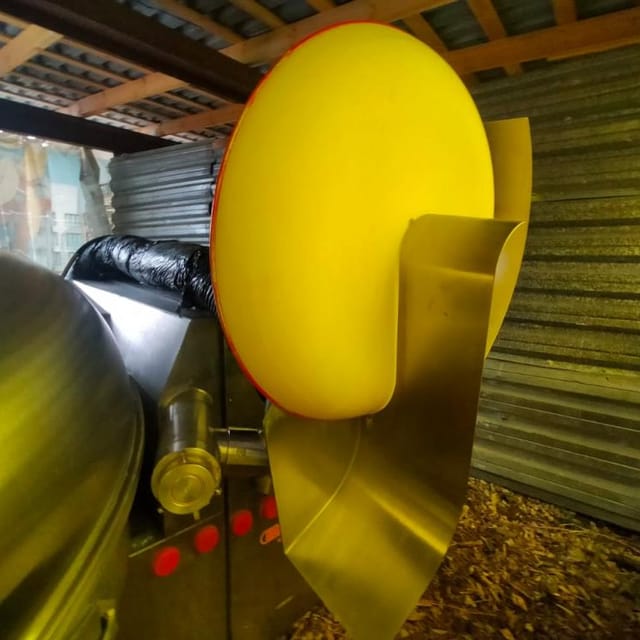 Куттер LASKA KU-330