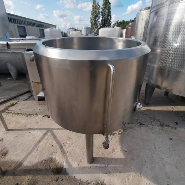 Емкость 300л с рубашкой и тэном инв.12862