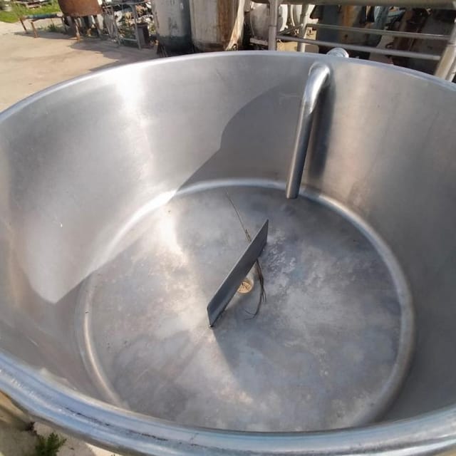 Емкость одностенка 150л на ножках инв.12861