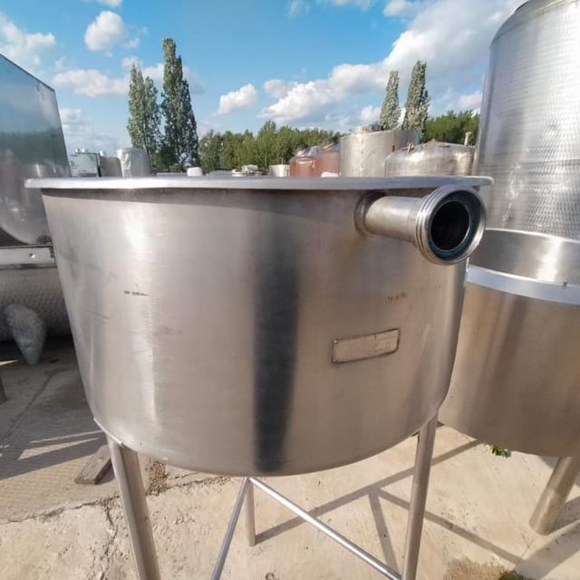 Емкость одностенка 150л на ножках инв.12861