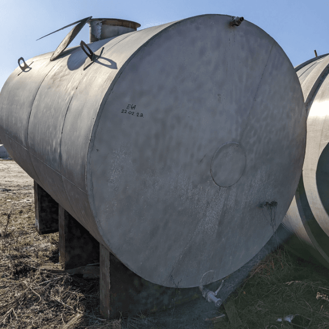 Емкость объем 10 куб.м. горизонтального исполнения.