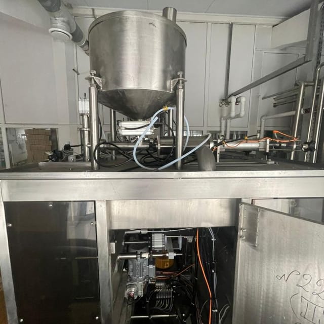 Фасовочный аппарат молока в мягкую плёнку АДНВ 39П инв.9579