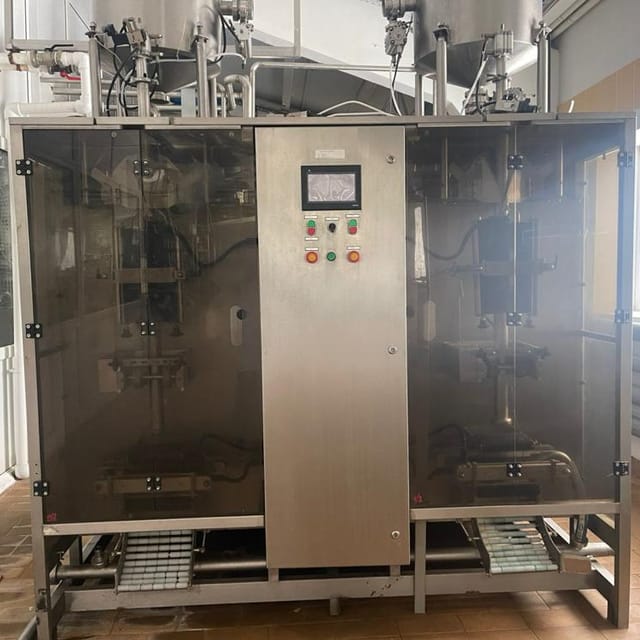 Фасовочный аппарат молока в мягкую плёнку АДНВ 39П инв.9579