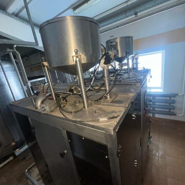 Фасовочный аппарат молока в мягкую плёнку АДНВ 39П инв.9579