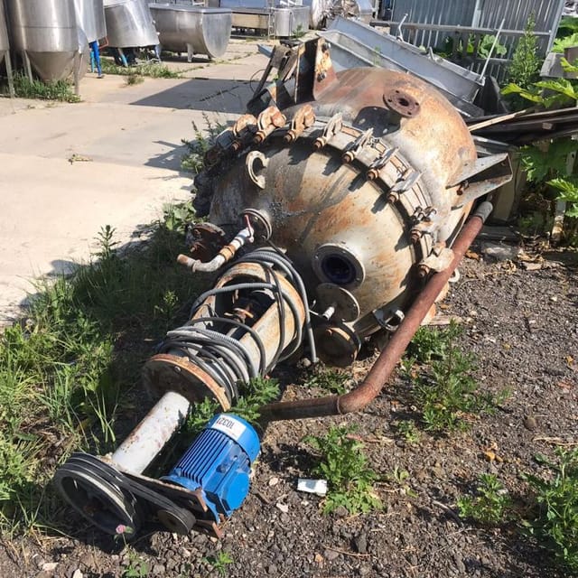 Реактор 630л. эмаль инв.10321