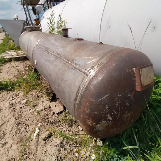 Емкость горизонтальная 1000л  инв.10992