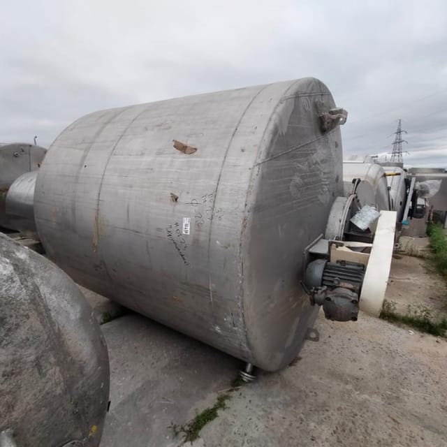 Ёмкость 8м3 одностенка с мешалкой инв.10406