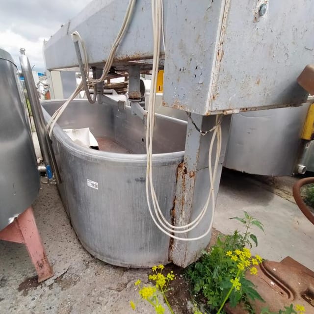 Ванна сырная Д7-ОСА 2500л с лирами инв.12828