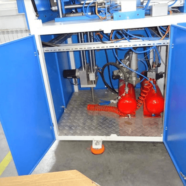 Автомат выдува EGO 2-600cc ПЭТ бутылки 100мл и 125мл